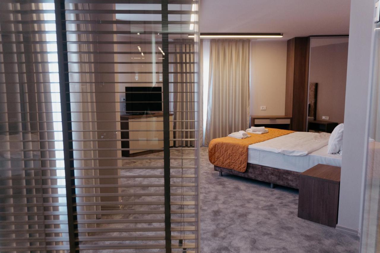 Hotel Lebed Охрид Экстерьер фото