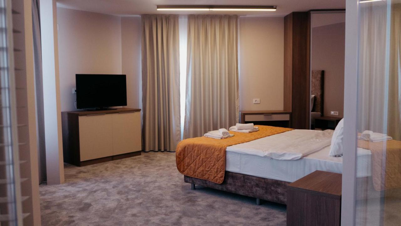 Hotel Lebed Охрид Экстерьер фото