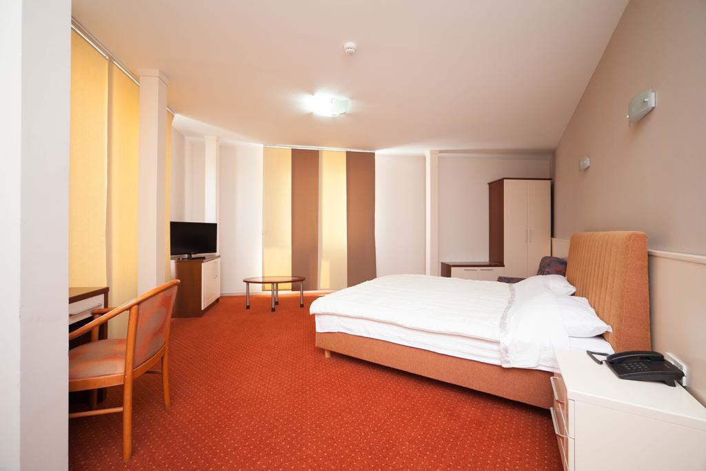 Hotel Lebed Охрид Экстерьер фото